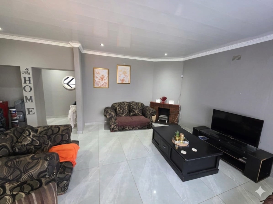 3 Bedroom Property for Sale in Beaconsfield Northern Cape